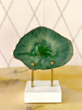 Cargar imagen en el visor de la galería, AGATREE green Forest  con base cemento y latón