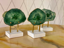 Cargar imagen en el visor de la galería, AGATREE green Forest  con base cemento y latón